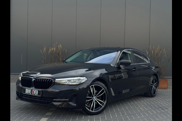 BMW 5 Serie 520i High Exe m2021 FULL SCHUIFDAK NAVI CAMERA SPORTVELGEN