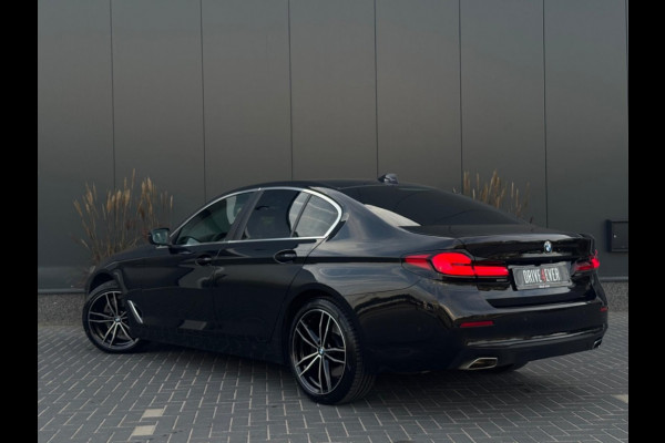BMW 5 Serie 520i High Exe m2021 FULL SCHUIFDAK NAVI CAMERA SPORTVELGEN