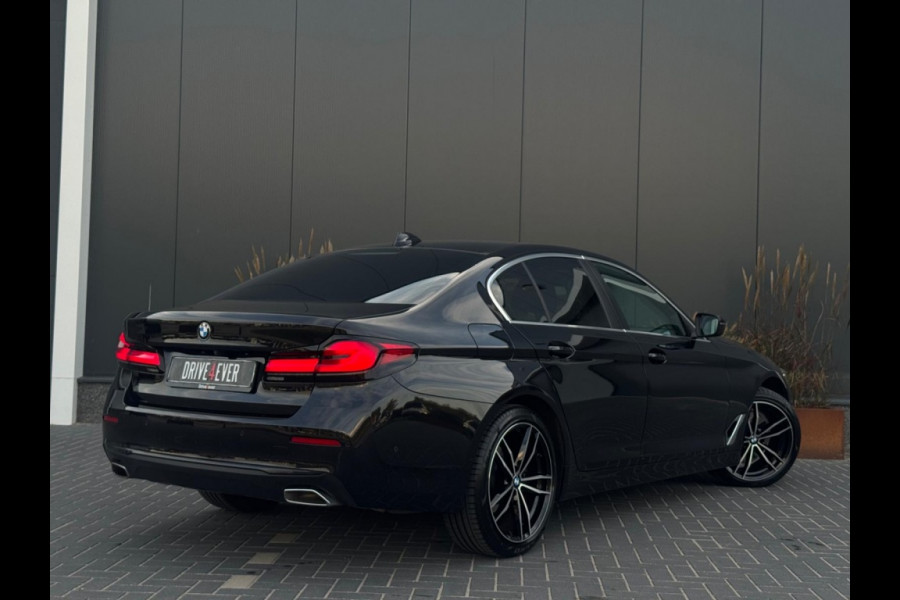 BMW 5 Serie 520i High Exe m2021 FULL SCHUIFDAK NAVI CAMERA SPORTVELGEN