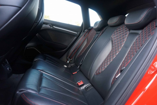 Audi RS3 Sportback 2.5 TFSI Quattro Pano/DCC/ACC/B&O/Catalunya-red