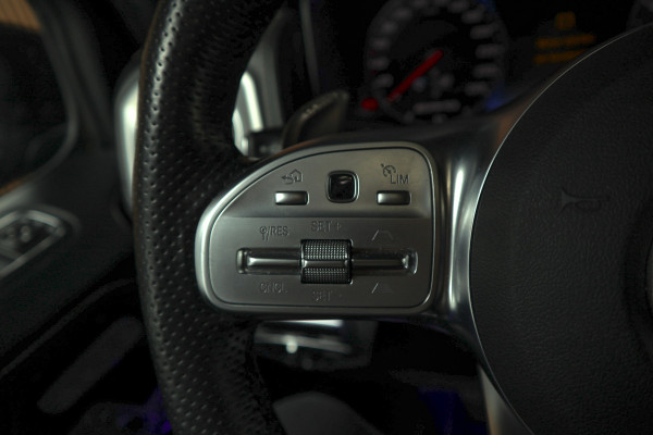 Mercedes-Benz G63 AMG Panodak Carbon Burmester Leer 360 PTS Open dak Navi Memory Stoelventilatie Stoelverwarming Climate NL auto