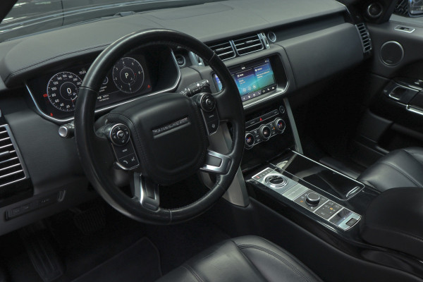 Land Rover Range Rover 3.0 TDV6 HSE Black Pack Pano Meridian Carplay 22'' LM velgen Leer Navi Camera ACC Zwarte binnenhemel Climate (3-zone)