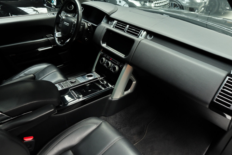 Land Rover Range Rover 3.0 TDV6 HSE Black Pack Pano Meridian Carplay 22'' LM velgen Leer Navi Camera ACC Zwarte binnenhemel Climate (3-zone)