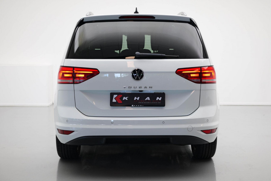 Volkswagen Touran 1.5 TSI Business 7p |Pano|Virtual|Keyless|Dodehoek|ACC|Camera|