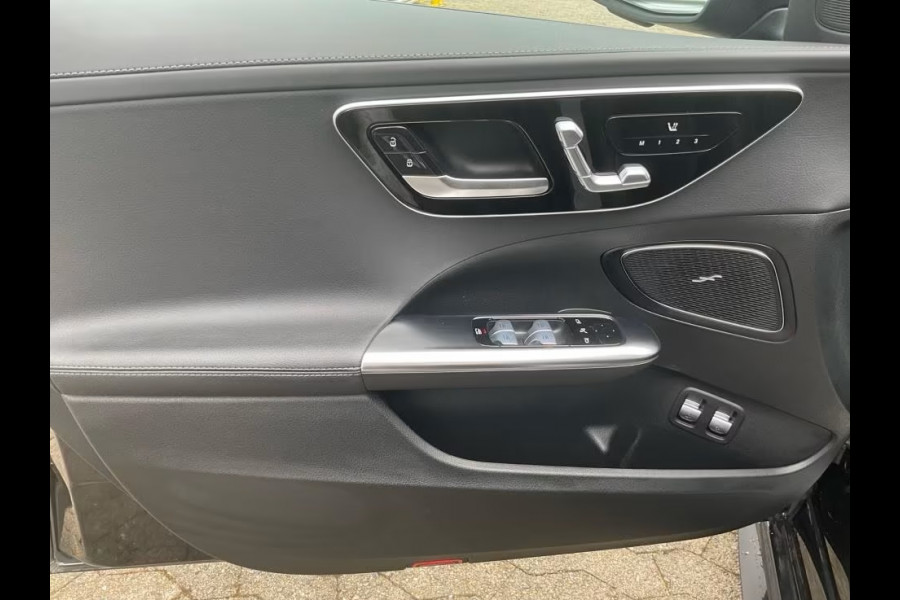 Mercedes-Benz C-Klasse Estate 300e AMG ** LED, MBUX+, PANO, TREKH, WINTER-, MEMORY-, KEYLESS-PACK ** 1e EIG - UNFALLFREI ** ** INFORMEER OOK NAAR ONZE AANTREKKELIJKE FINANCIAL-LEASE TARIEVEN **