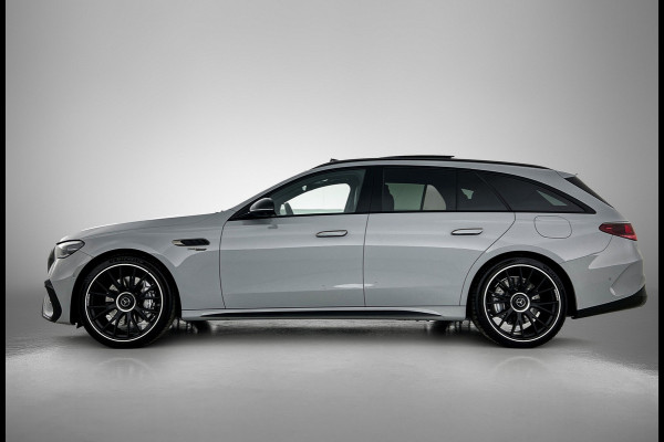 Mercedes-Benz E-Klasse Estate Mercedes-AMG 53 4MATIC+ Night Pakket 1+2 | Panorama Schuif-Kanteldak | 21 Inch AMG Velgen | Burmester® | Trekhaak | AMG Real Performance Sound. Inclusief 24 maanden MB Certified garantie voor Europa. Mercedes-Benz E-Klasse Estate Mercedes-AMG 53 4MATIC+ Night Pakket 1+2 | Panorama Schuif-Kanteldak | 21 Inch AMG Velgen | Burmester® | Trekhaak | AMG Real Performance Sound. Inclusief 24 maanden MB Certified garantie voor Europa.