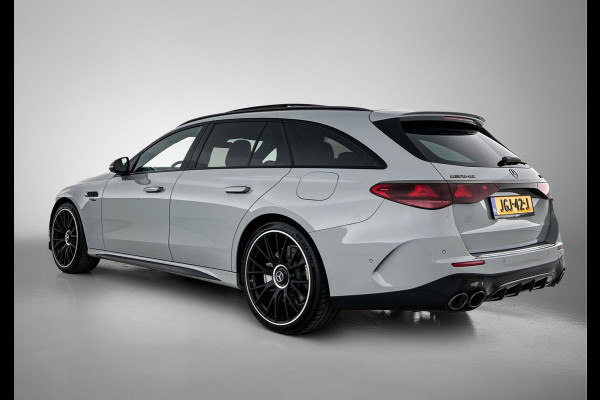 Mercedes-Benz E-Klasse Estate Mercedes-AMG 53 4MATIC+ Night Pakket 1+2 | Panorama Schuif-Kanteldak | 21 Inch AMG Velgen | Burmester® | Trekhaak | AMG Real Performance Sound. Inclusief 24 maanden MB Certified garantie voor Europa. Mercedes-Benz E-Klasse Estate Mercedes-AMG 53 4MATIC+ Night Pakket 1+2 | Panorama Schuif-Kanteldak | 21 Inch AMG Velgen | Burmester® | Trekhaak | AMG Real Performance Sound. Inclusief 24 maanden MB Certified garantie voor Europa.