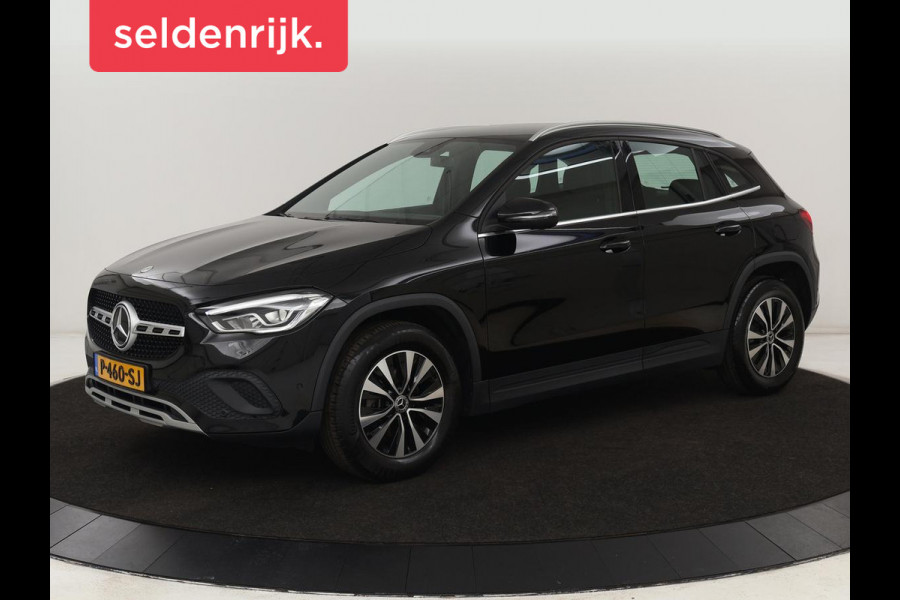 Mercedes-Benz GLA 180 Business Solution | Trekhaak | Stoelverwarming | Camera | Full LED | Half leder | Park Assist | Navigatie