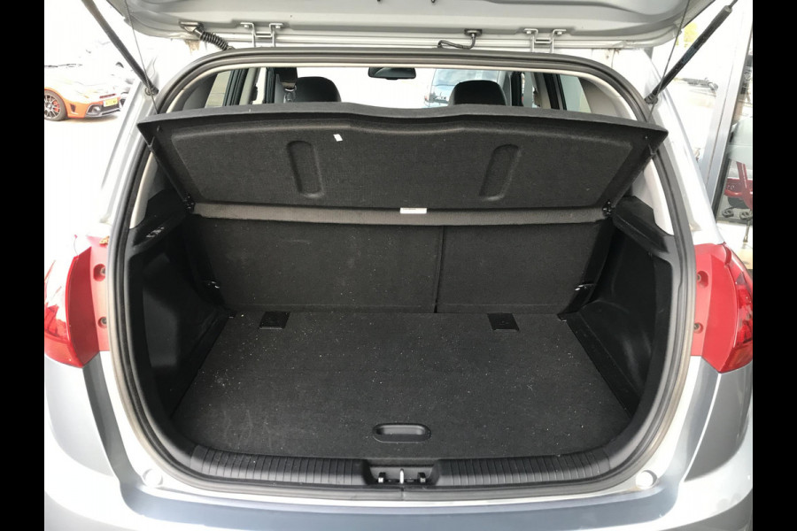 Kia Venga 1.6 DynamicPLusLine Automaat Zeer lage KM stand!