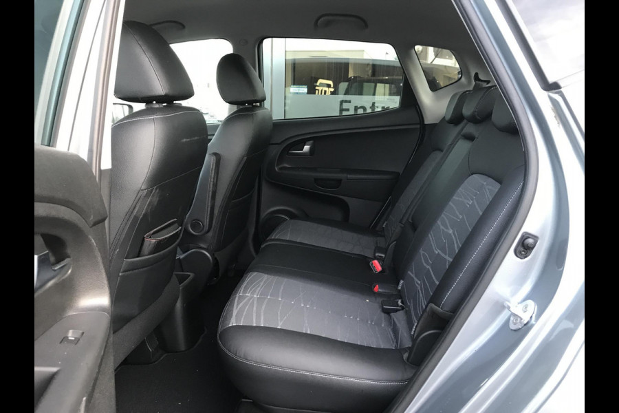 Kia Venga 1.6 DynamicPLusLine Automaat Zeer lage KM stand!