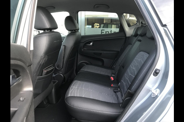 Kia Venga 1.6 DynamicPLusLine Automaat Zeer lage KM stand!