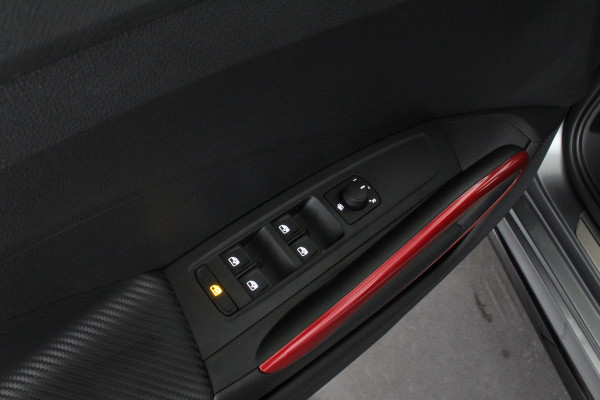 Škoda Fabia 1.0 TSI Monte Carlo (116pk) > Winterpakket Plus/Zwart dak/Camera... Škoda Fabia 1.0 TSI Monte Carlo (116pk) > Winterpakket Plus/Zwart dak/Camera...