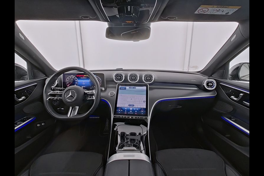 Mercedes-Benz C-Klasse Estate 300 e AMG Plug-In Hybride AMG Line | Night Pakket | Trekhaak | Panorama Schuif-Kanteldak | Memory Voorstoelen. Inclusief 24 maanden Mercedes-Benz Certified garantie voor Europa. Mercedes-Benz C-Klasse Estate 300 e AMG Plug-In Hybride AMG Line | Night Pakket | Trekhaak | Panorama Schuif-Kanteldak | Memory Voorstoelen. Inclusief 24 maanden Mercedes-Benz Certified garantie voor Europa.