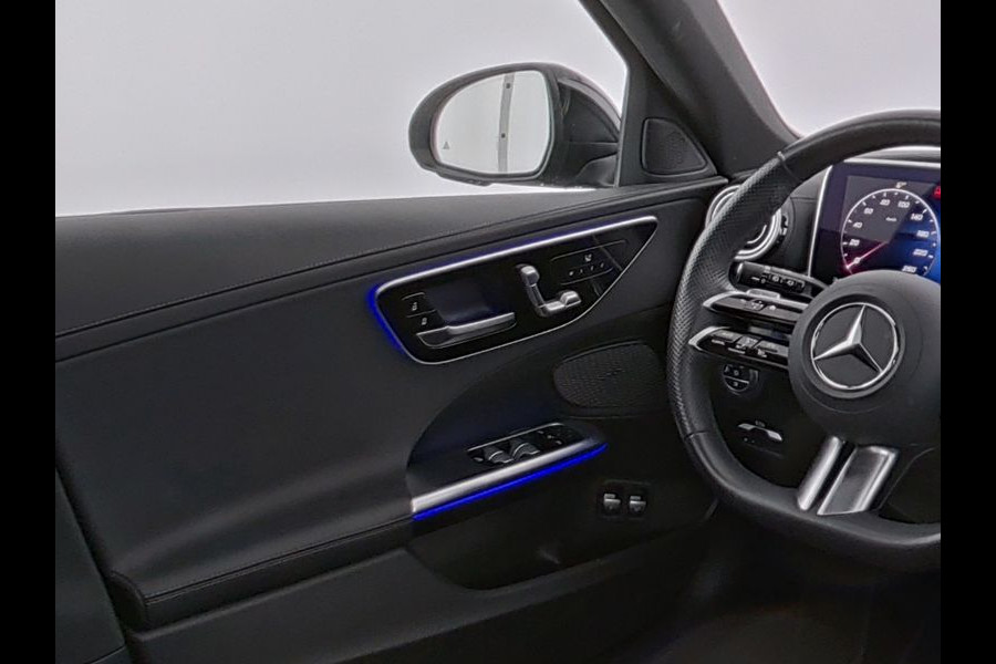 Mercedes-Benz C-Klasse Estate 300 e AMG Plug-In Hybride AMG Line | Night Pakket | Trekhaak | Panorama Schuif-Kanteldak | Memory Voorstoelen. Inclusief 24 maanden Mercedes-Benz Certified garantie voor Europa. Mercedes-Benz C-Klasse Estate 300 e AMG Plug-In Hybride AMG Line | Night Pakket | Trekhaak | Panorama Schuif-Kanteldak | Memory Voorstoelen. Inclusief 24 maanden Mercedes-Benz Certified garantie voor Europa.