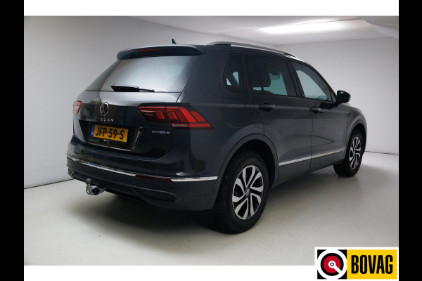 Volkswagen Tiguan 1.4 TSI eHybrid Active 245 PK | Elec. trekhaak | Stoel- & stuurverwarming | Adaptieve cruise, App. connect, Navigatie
