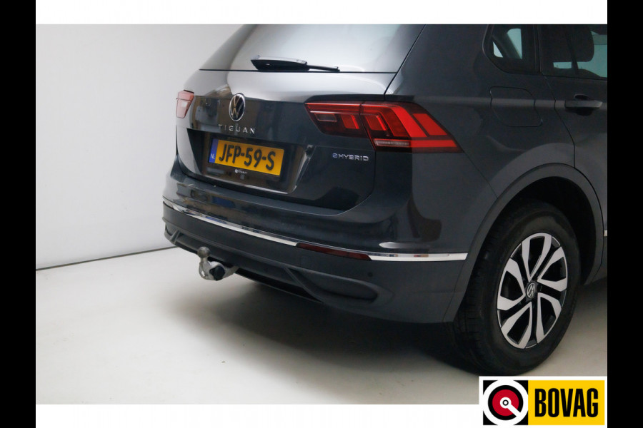 Volkswagen Tiguan 1.4 TSI eHybrid Active 245 PK | Elec. trekhaak | Stoel- & stuurverwarming | Adaptieve cruise, App. connect, Navigatie
