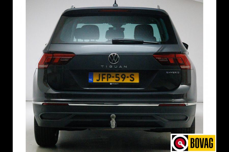 Volkswagen Tiguan 1.4 TSI eHybrid Active 245 PK | Elec. trekhaak | Stoel- & stuurverwarming | Adaptieve cruise, App. connect, Navigatie