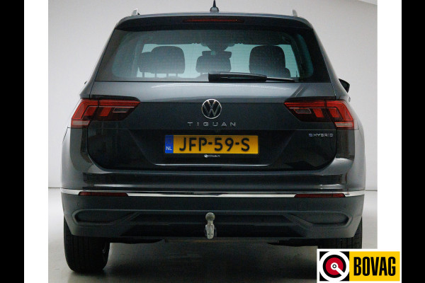 Volkswagen Tiguan 1.4 TSI eHybrid Active 245 PK | Elec. trekhaak | Stoel- & stuurverwarming | Adaptieve cruise, App. connect, Navigatie