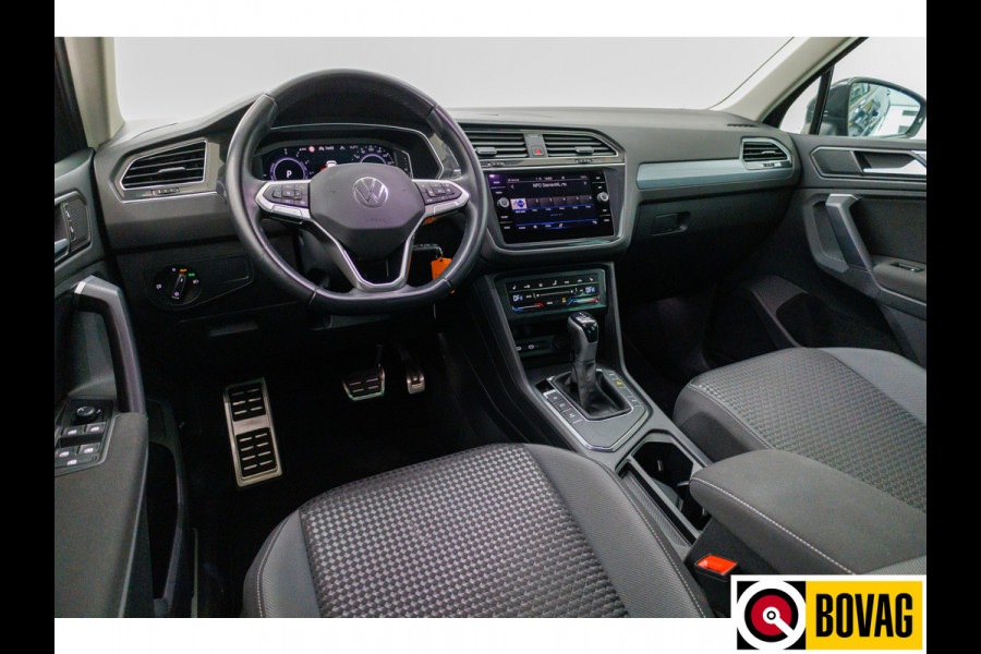 Volkswagen Tiguan 1.4 TSI eHybrid Active 245 PK | Elec. trekhaak | Stoel- & stuurverwarming | Adaptieve cruise, App. connect, Navigatie