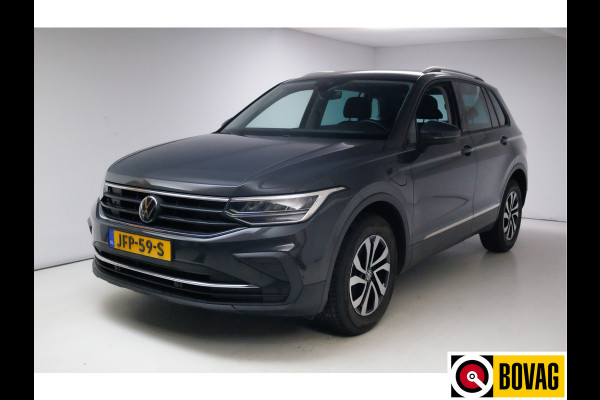 Volkswagen Tiguan 1.4 TSI eHybrid Active 245 PK | Elec. trekhaak | Stoel- & stuurverwarming | Adaptieve cruise, App. connect, Navigatie