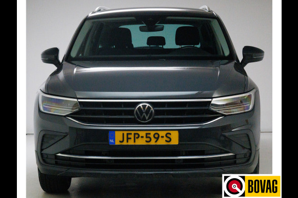 Volkswagen Tiguan 1.4 TSI eHybrid Active 245 PK | Elec. trekhaak | Stoel- & stuurverwarming | Adaptieve cruise, App. connect, Navigatie