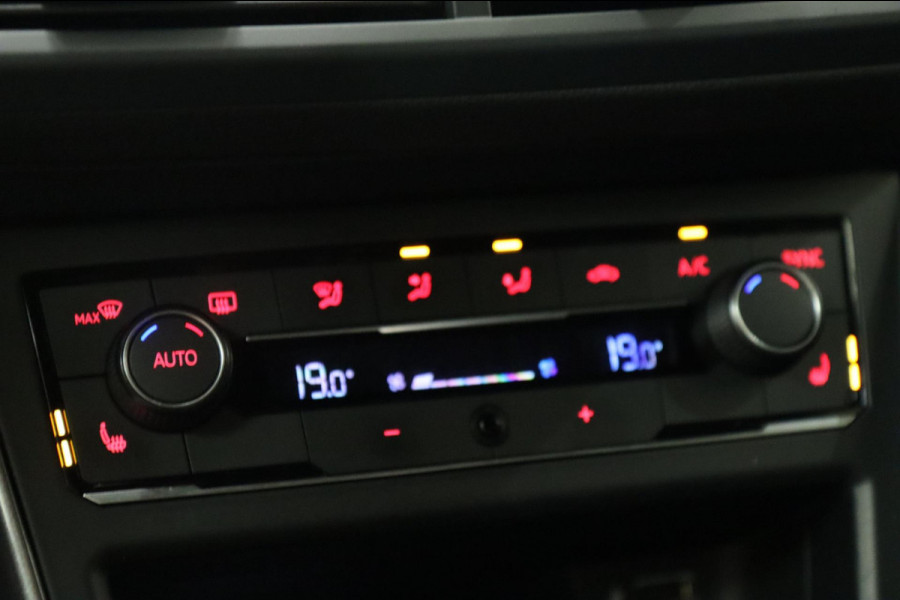 Volkswagen Polo 1.0 TSI Highline Business R / CARPLAY/CAMERA/NAVI/SFEER/VOL Volkswagen Polo 1.0 TSI Highline Business R / CARPLAY/CAMERA/NAVI/SFEER/VOL