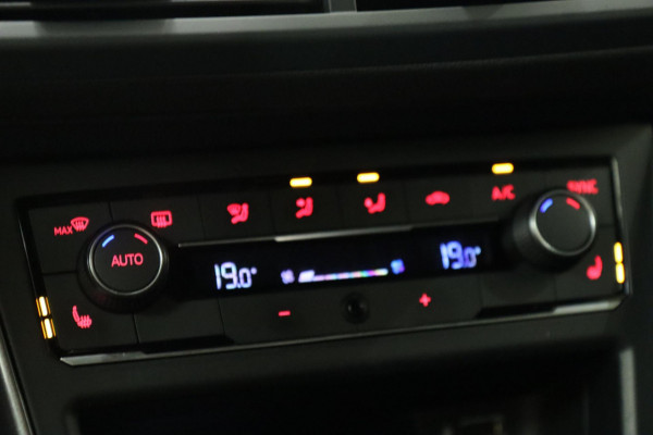 Volkswagen Polo 1.0 TSI Highline Business R / CARPLAY/CAMERA/NAVI/SFEER/VOL Volkswagen Polo 1.0 TSI Highline Business R / CARPLAY/CAMERA/NAVI/SFEER/VOL