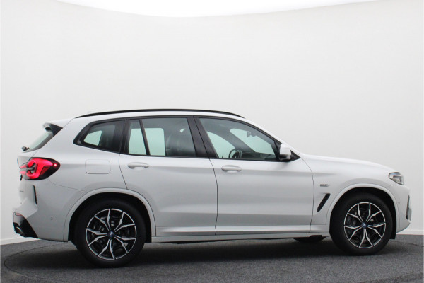 BMW X3 xDrive30e High Executive M-pakket Leer, Stoelverwarming, Camera, Cruise, Apple Carplay, LED, DAB, 19''