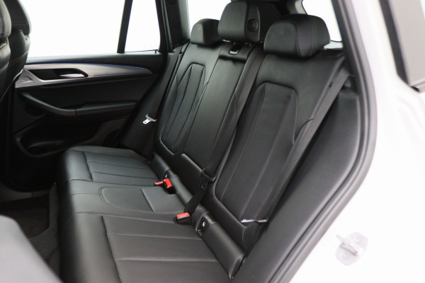 BMW X3 xDrive30e High Executive M-pakket Leer, Stoelverwarming, Camera, Cruise, Apple Carplay, LED, DAB, 19''