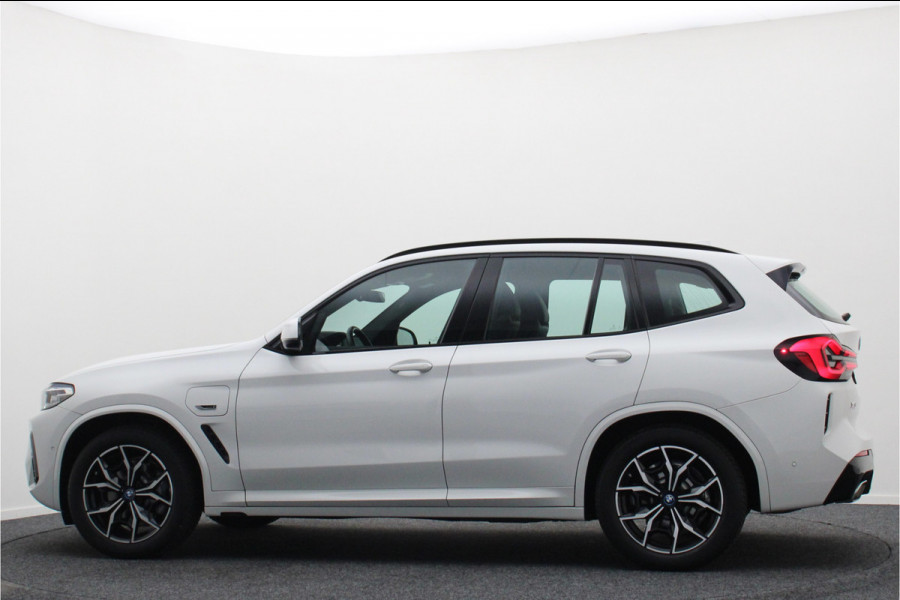 BMW X3 xDrive30e High Executive M-pakket Leer, Stoelverwarming, Camera, Cruise, Apple Carplay, LED, DAB, 19''