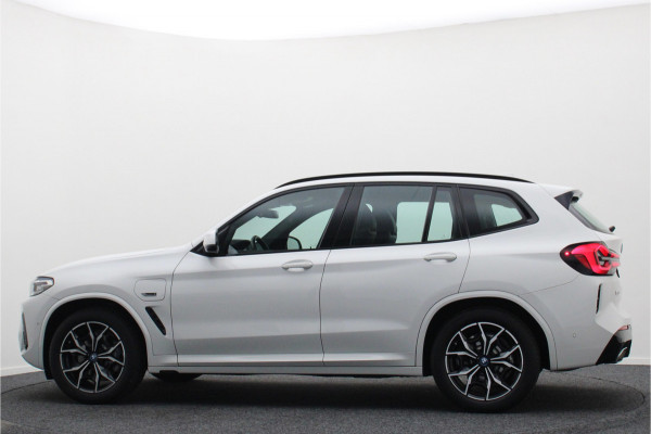 BMW X3 xDrive30e High Executive M-pakket Leer, Stoelverwarming, Camera, Cruise, Apple Carplay, LED, DAB, 19''