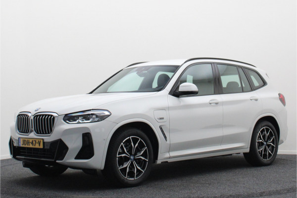 BMW X3 xDrive30e High Executive M-pakket Leer, Stoelverwarming, Camera, Cruise, Apple Carplay, LED, DAB, 19''