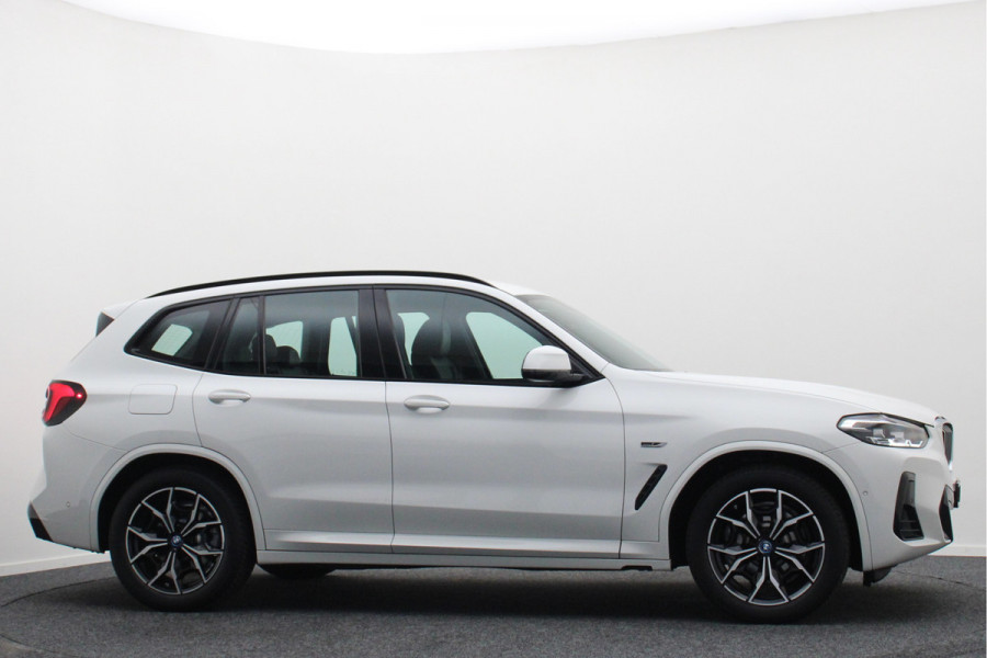 BMW X3 xDrive30e High Executive M-pakket Leer, Stoelverwarming, Camera, Cruise, Apple Carplay, LED, DAB, 19''
