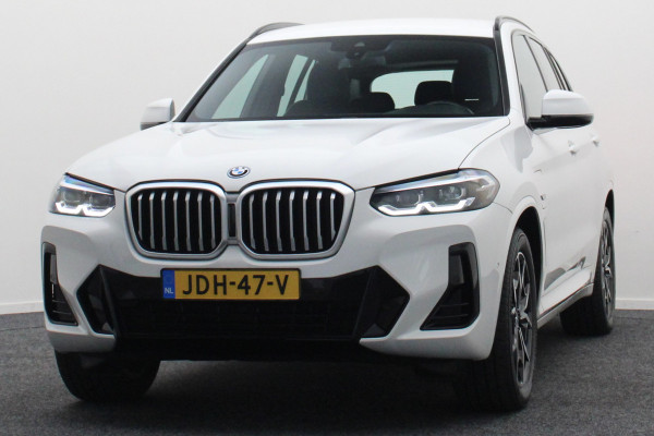 BMW X3 xDrive30e High Executive M-pakket Leer, Stoelverwarming, Camera, Cruise, Apple Carplay, LED, DAB, 19''