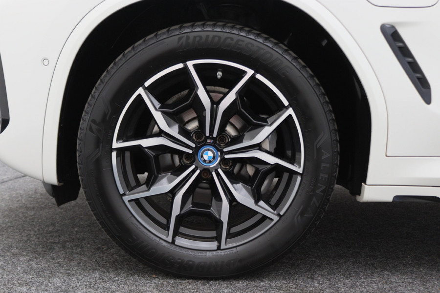 BMW X3 xDrive30e High Executive M-pakket Leer, Stoelverwarming, Camera, Cruise, Apple Carplay, LED, DAB, 19''