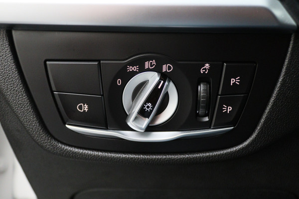 BMW X3 xDrive30e High Executive M-pakket Leer, Stoelverwarming, Camera, Cruise, Apple Carplay, LED, DAB, 19''