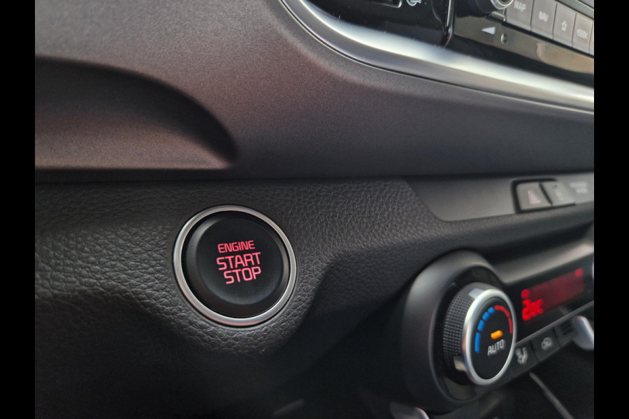 Kia Stonic 1.0 T-GDi MHEV DynamicPlusLine | Key-Less | Stoelverwarming | Privacy Glass | Navigatie |