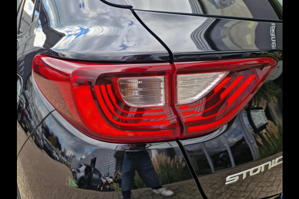 Kia Stonic 1.0 T-GDi MHEV DynamicPlusLine | Key-Less | Stoelverwarming | Privacy Glass | Navigatie |