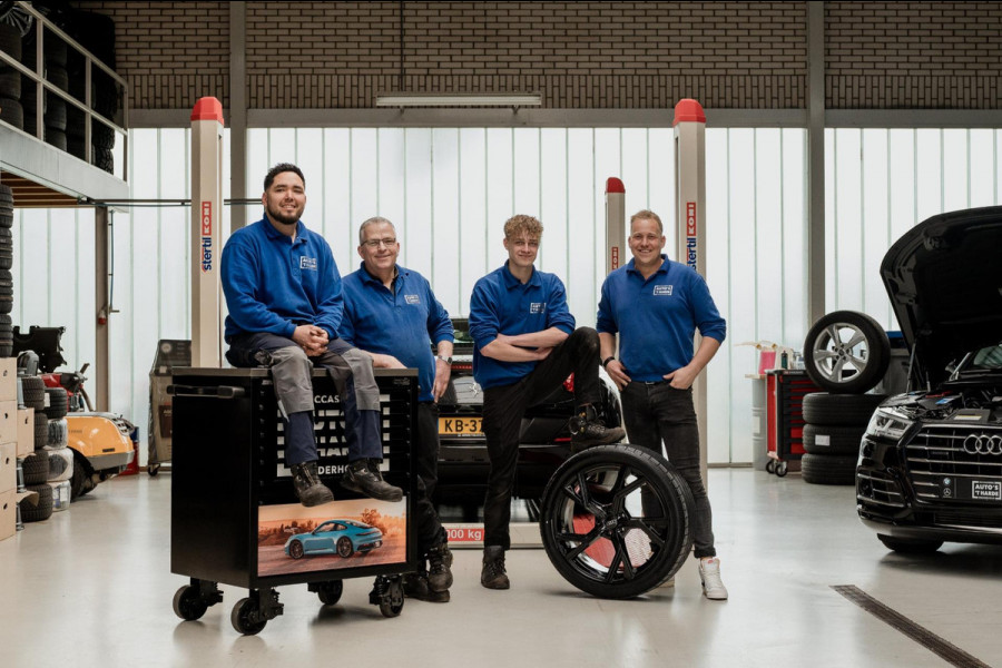 Ford Mustang Convertible 2.3 EcoBoost Ford Mustang Convertible 2.3 EcoBoost