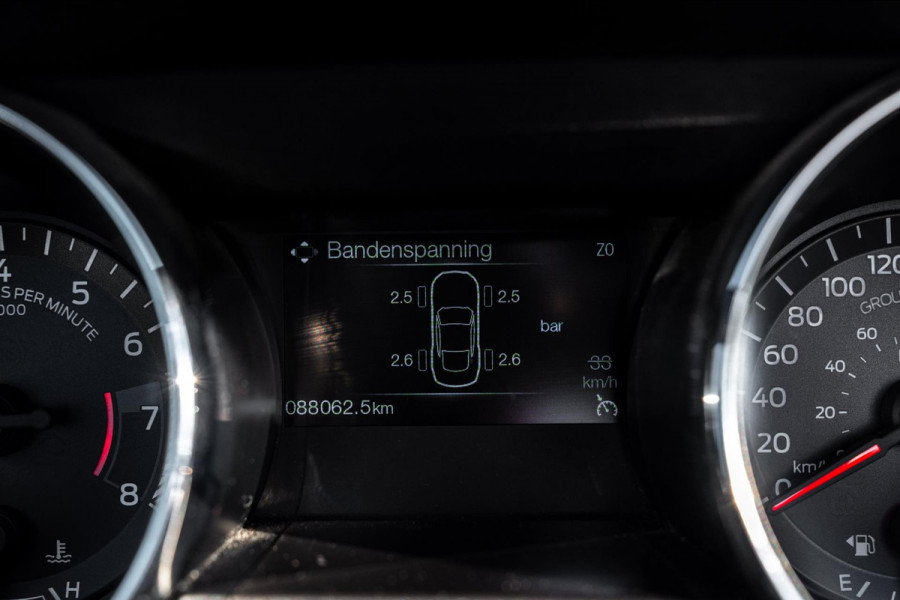 Ford Mustang Convertible 2.3 EcoBoost Ford Mustang Convertible 2.3 EcoBoost