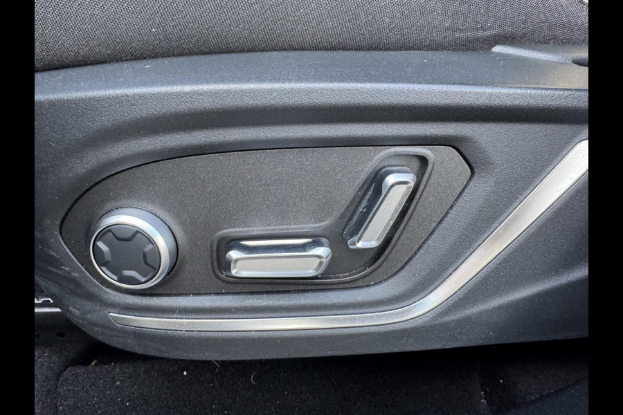 Lynk & Co 01 1.5 Orig NL|MY23|Zwarte hemel|Rolhoes|360 camera|Snelladen