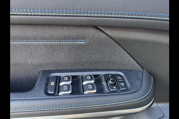 Lynk & Co 01 1.5 Orig NL|MY23|Zwarte hemel|Rolhoes|360 camera|Snelladen