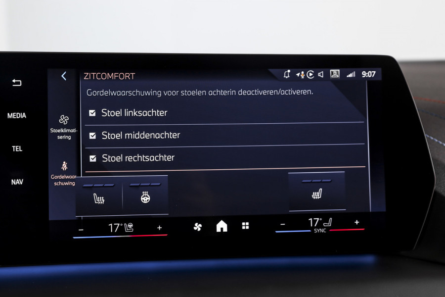 BMW 1-serie 120 M Sport | Innovation Pack | Premium Pack | S/K-Panodak | Dig. Cockpit | Adapt. Cruise | Stoel+-Stuurverw. | 360 Camera | NAV + App. Connect | Harman\Kardon | Head-Up | LM 19" | Afn. trekhaak | 1481