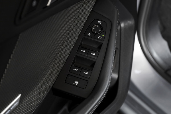 BMW 1-serie 120 M Sport | Innovation Pack | Premium Pack | S/K-Panodak | Dig. Cockpit | Adapt. Cruise | Stoel+-Stuurverw. | 360 Camera | NAV + App. Connect | Harman\Kardon | Head-Up | LM 19" | Afn. trekhaak | 1481