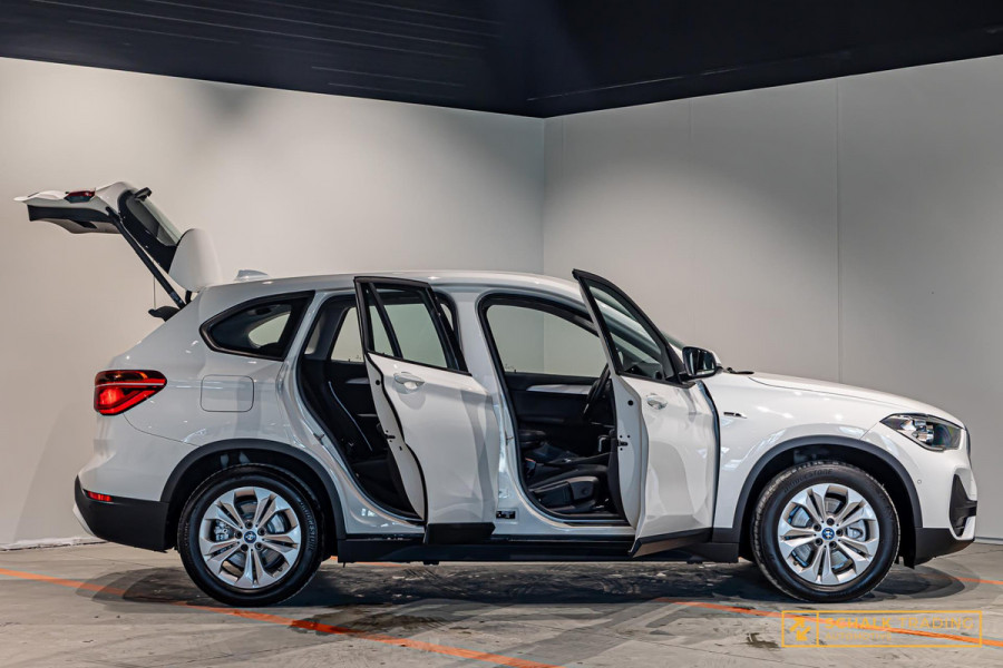 BMW X1 XDrive25e High Executive|StoelV|Psensor|Garantie|1eig