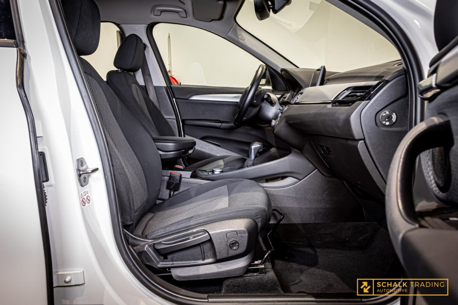 BMW X1 XDrive25e High Executive|StoelV|Psensor|Garantie|1eig
