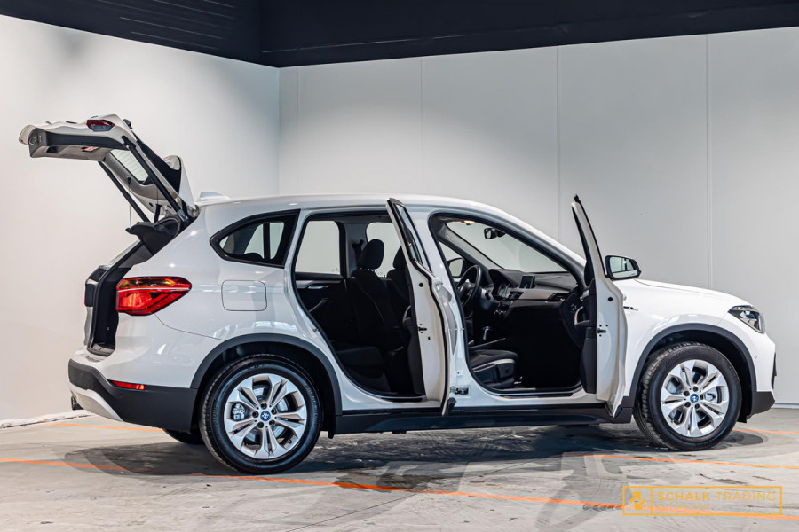 BMW X1 XDrive25e High Executive|StoelV|Psensor|Garantie|1eig