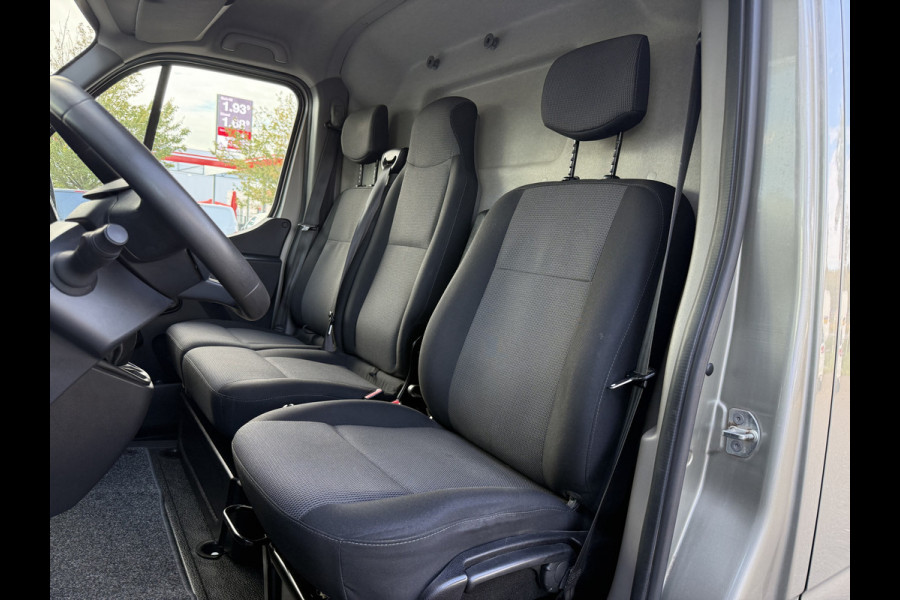 Renault Master T35 2.3 dCi 150 L2H2 ZB Edition | NL-auto | 18'' Sportvelgen | 3.5T Trekhaak | 2x Schuifd. | Carplay | Camera
