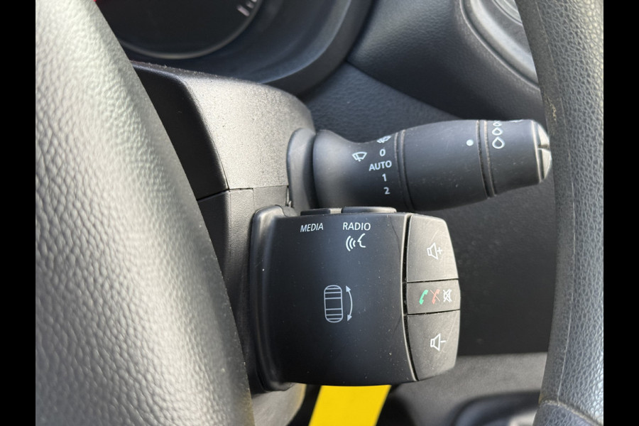 Renault Master T35 2.3 dCi 150 L2H2 ZB Edition | NL-auto | 18'' Sportvelgen | 3.5T Trekhaak | 2x Schuifd. | Carplay | Camera