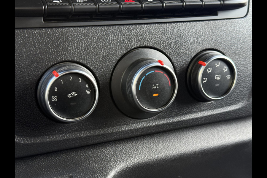 Renault Master T35 2.3 dCi 150 L2H2 ZB Edition | NL-auto | 18'' Sportvelgen | 3.5T Trekhaak | 2x Schuifd. | Carplay | Camera
